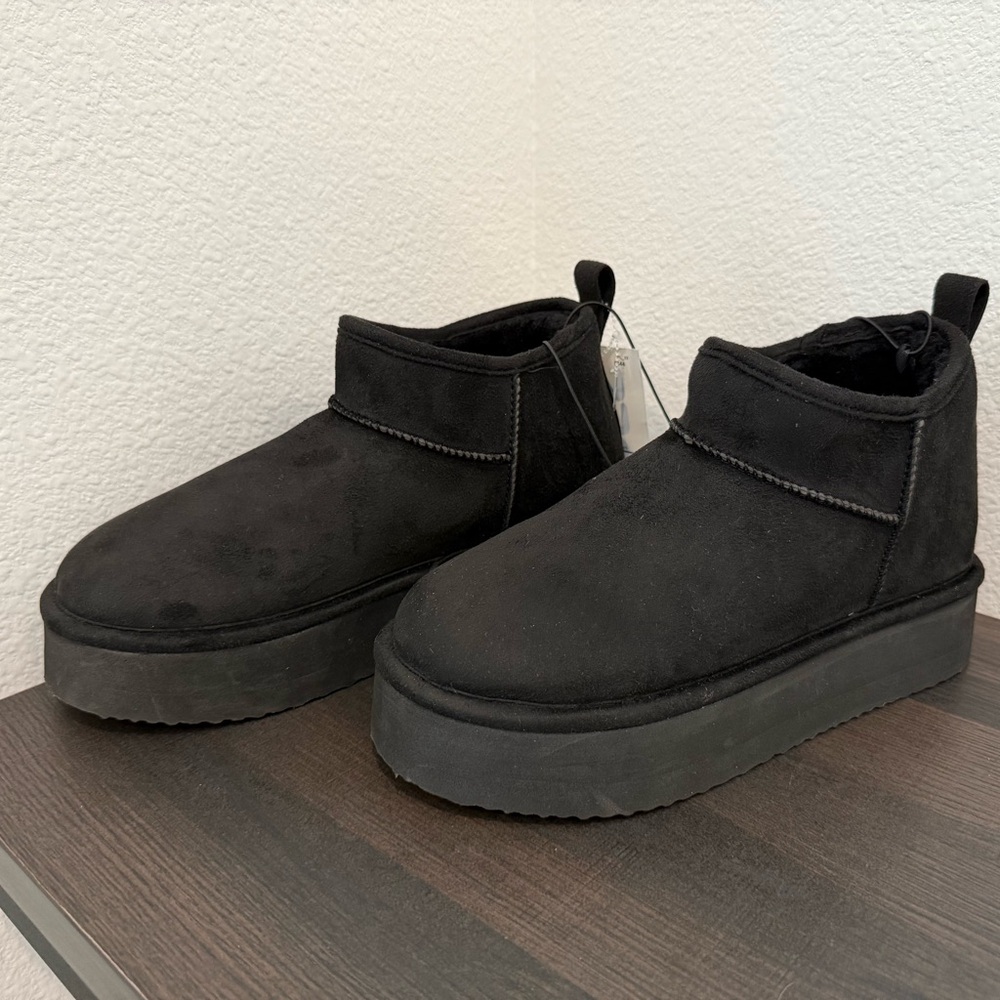 New black fuzzy booties